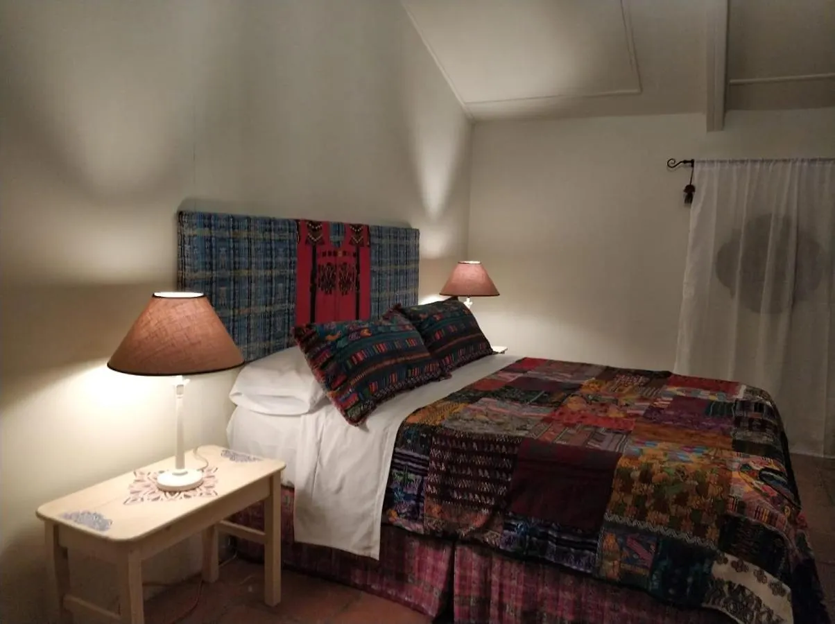 Yellow House Hostel B&B Antigua
