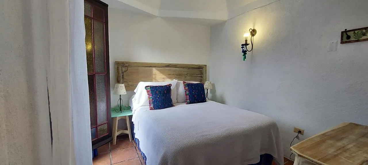 Yellow House Hostel B&B Antigua Guatemala