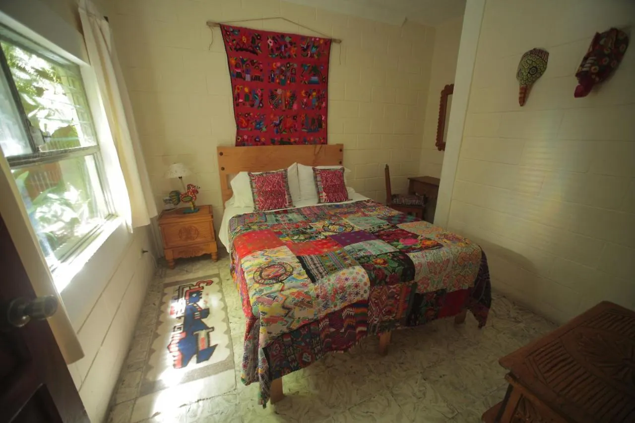 Yellow House Hostel B&B Antigua Guatemala