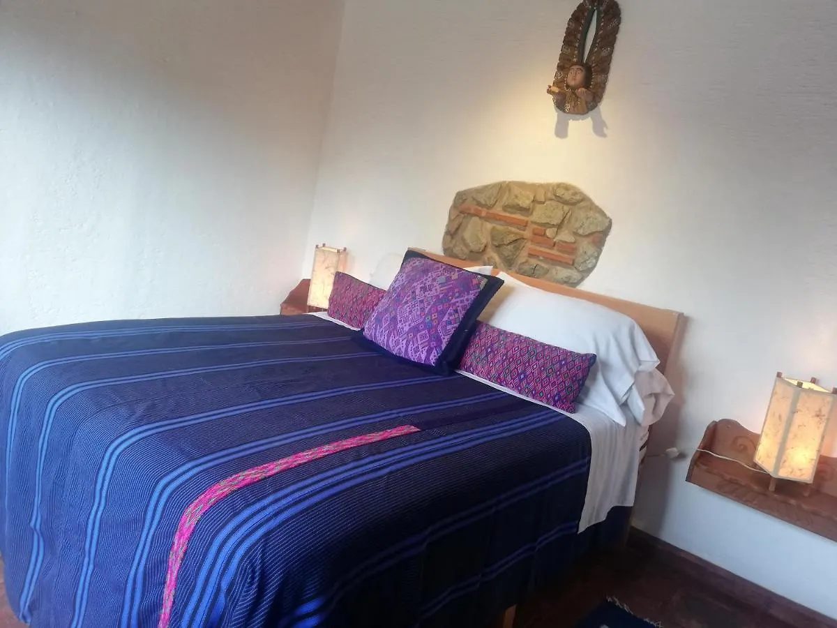 Yellow House Hostel B&B Antigua Guatemala