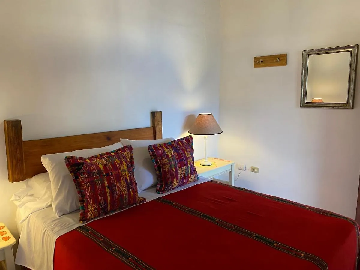 Yellow House Hostel B&B Antigua
