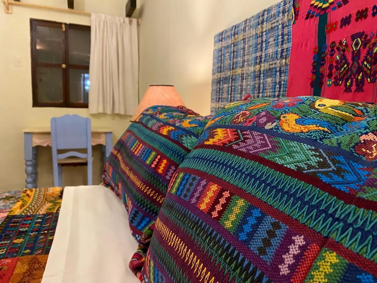 Yellow House Hostel B&B Antigua Guatemala