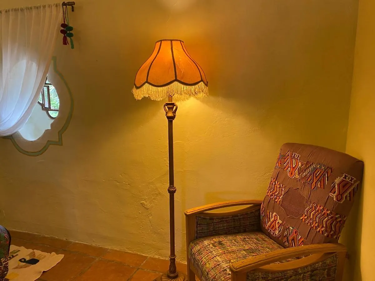 Yellow House Hostel B&B Antigua