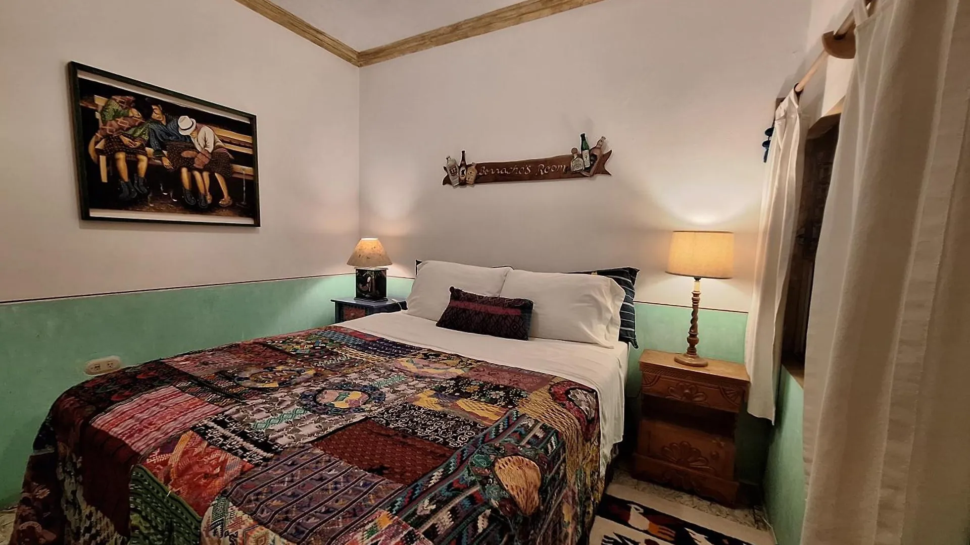 **  Yellow House Hostel B&B Antigua Guatemala