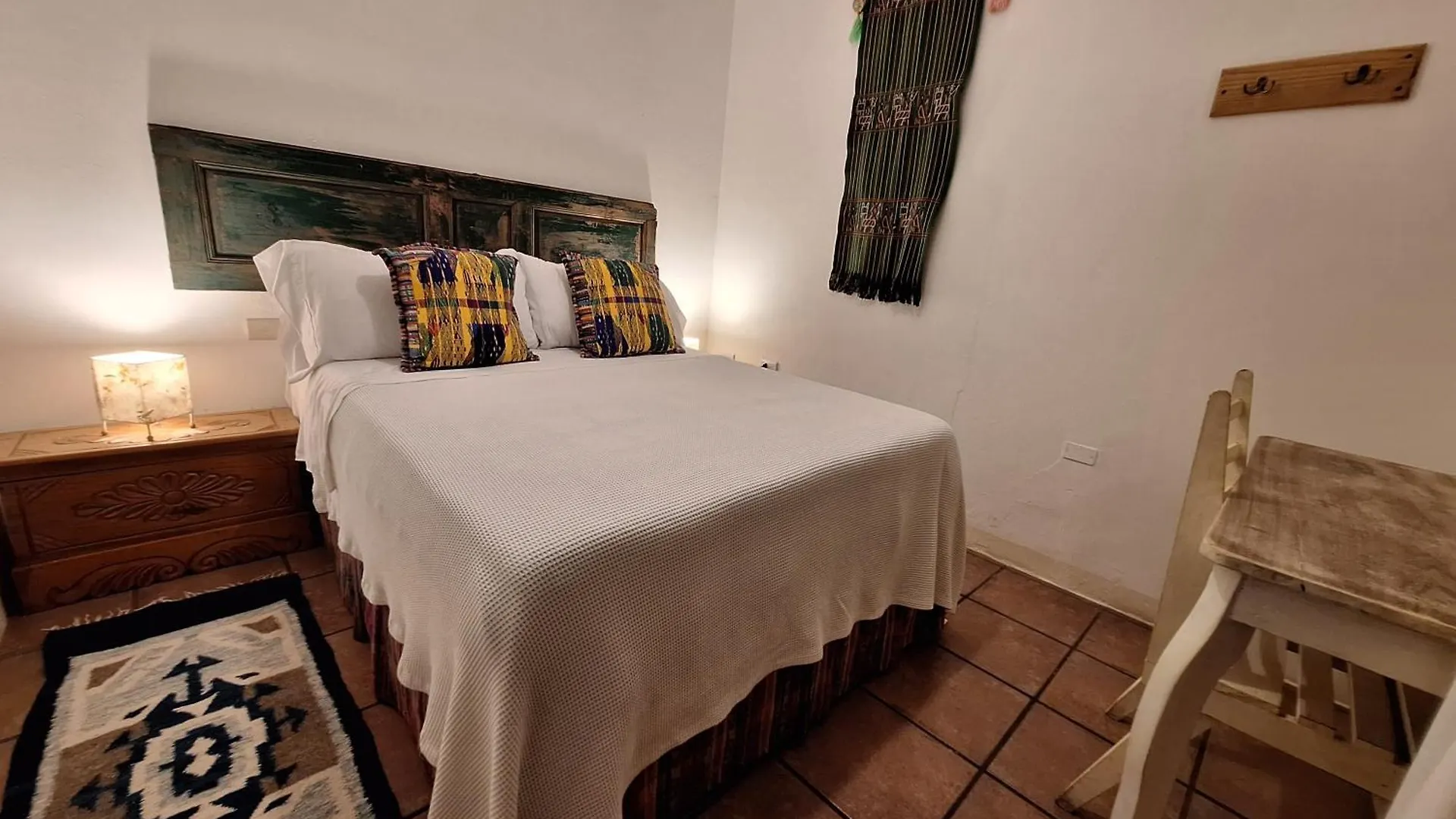 Yellow House Hostel B&B Antigua 0*,  Γουατεμάλα