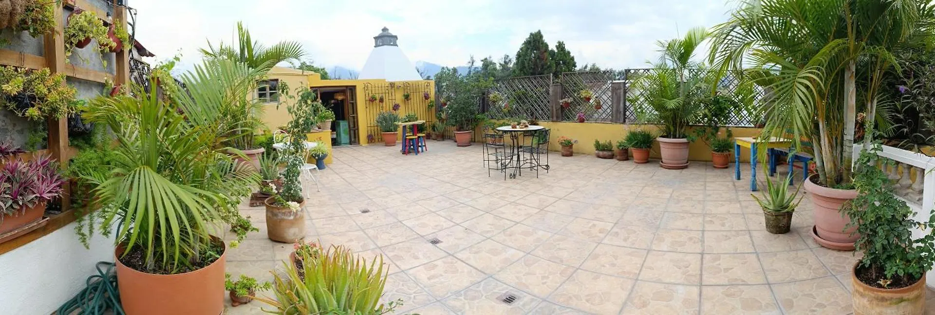 Yellow House Hostel B&B Antigua Guatemala