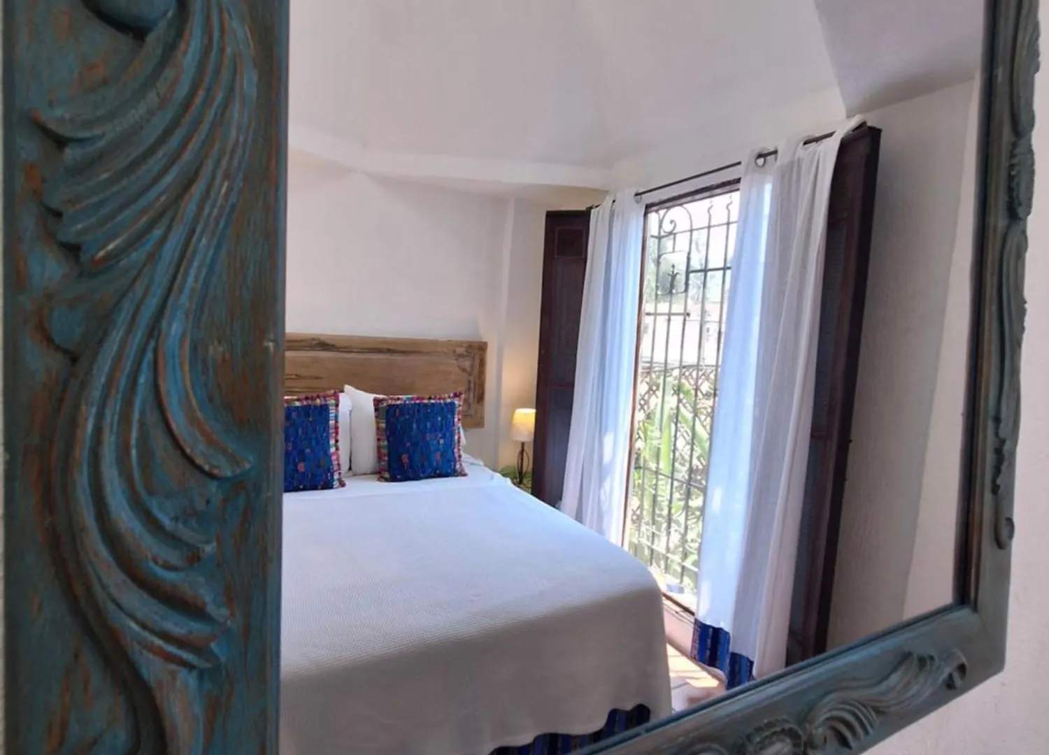 Yellow House Hostel B&B Antigua Guatemala