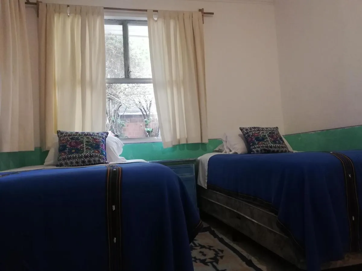 אנטיגואה גואטמלה Yellow House Hostel B&B